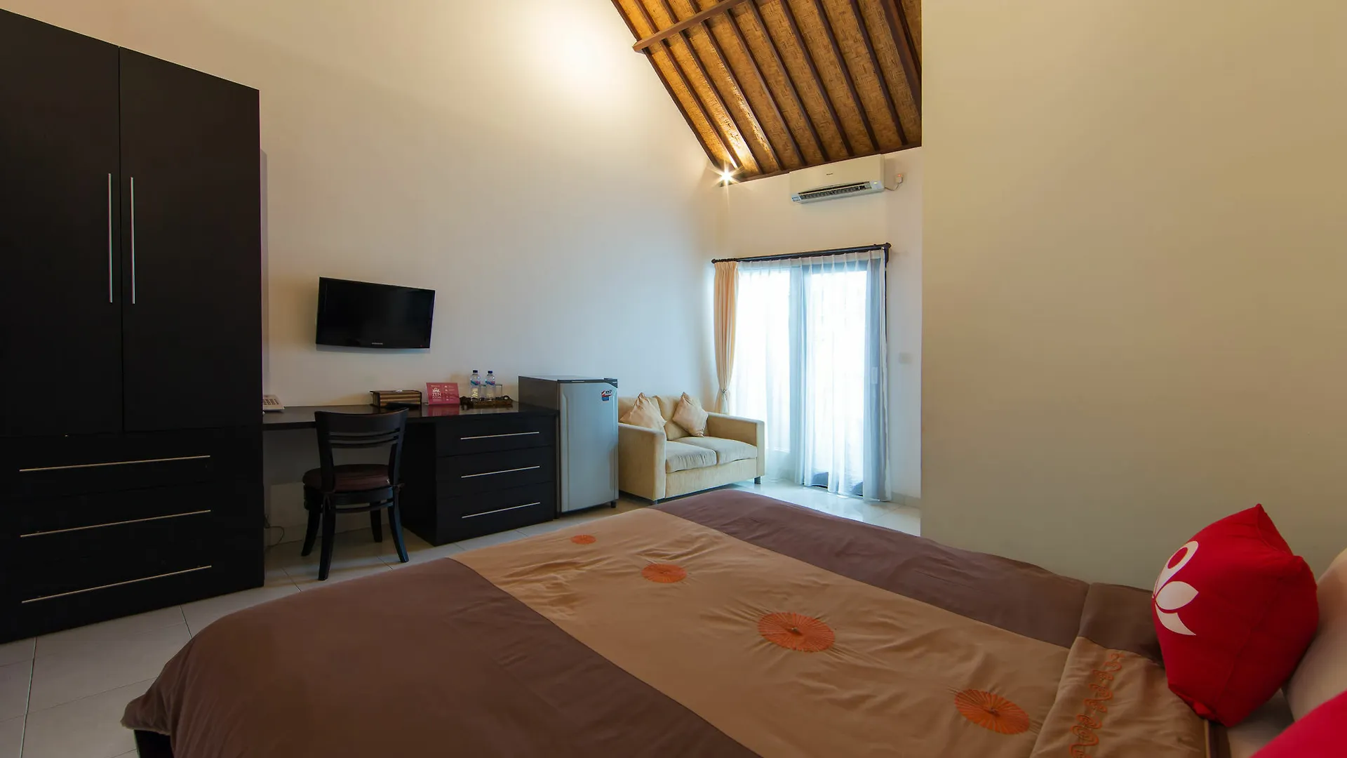 Zen Rooms Legian Dewi Sri 3 Kuta Lombok Hotel